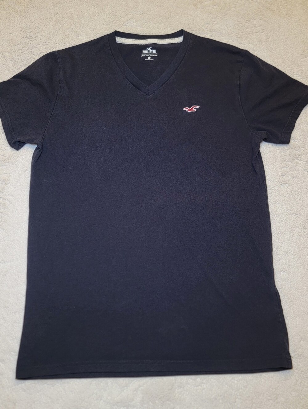 Hollister Black V-Neck Short Sleeve Tee With Embroidered Logo - Men's Small GUC